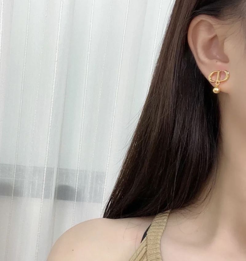 chr1st1an D10r earrings